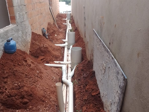 imagem de tubulações de esgoto feita pela Gallo Construções e Reformas